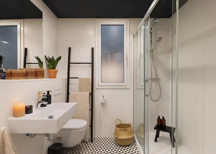 Taoudeni - 3 Bedrooms In Eixample Esquerra Apartment *